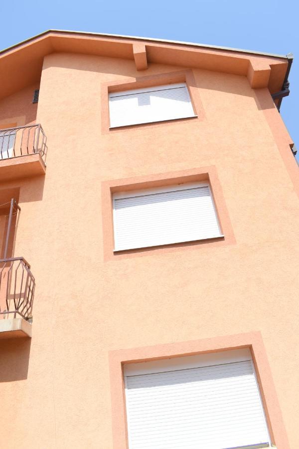 Apartments Holiday Vranje Luaran gambar